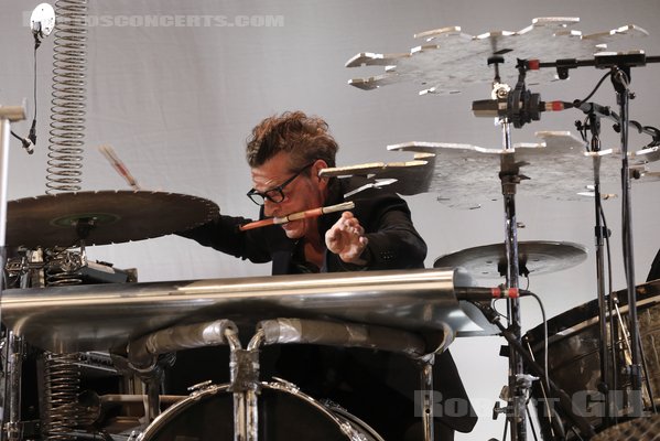 EINSTURZENDE NEUBAUTEN - 2022-10-08 - PARIS - Le Trianon - Rudolph Moser
